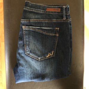 NWOT Express Mid Rise Legging Jeans